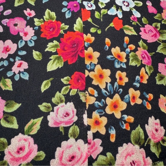 Yumi Kim Olivia Top Women's Long Sleeve Multicolor Floral Tie Neck Size M - Picture 2 of 8